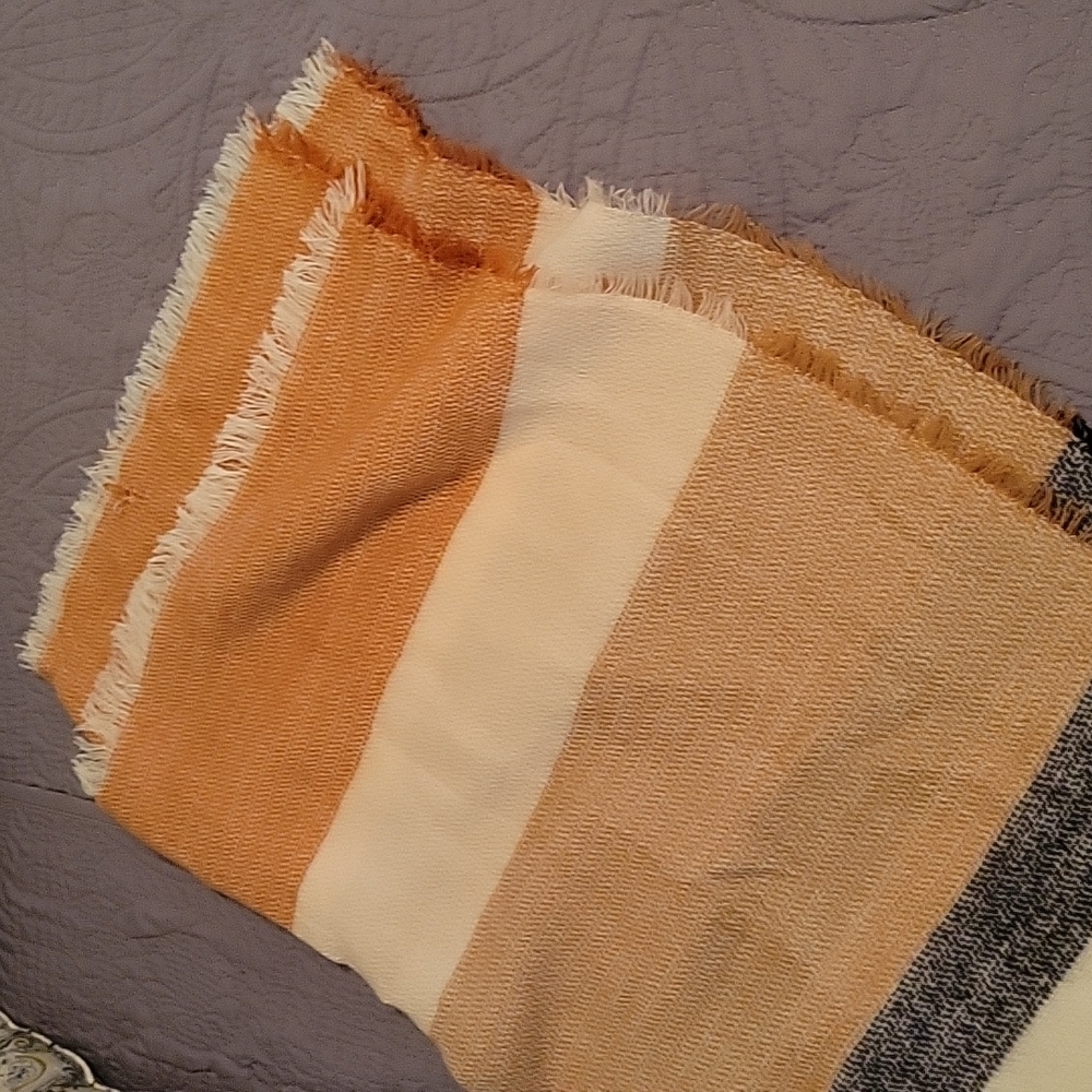 Color block scarf - Picture 4 of 4